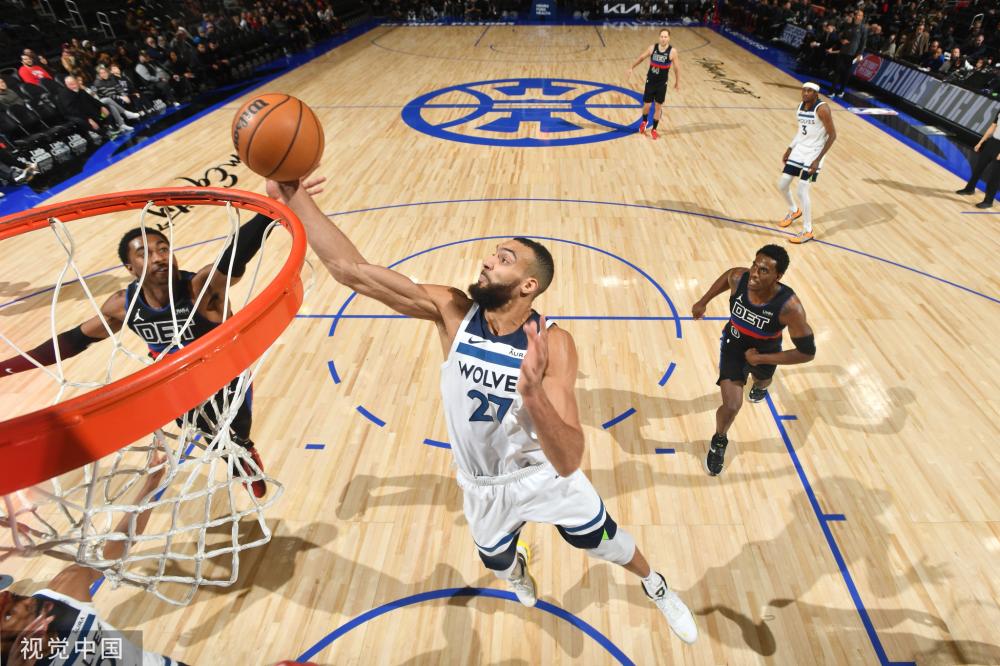 赛中占据绝 赛中占据绝